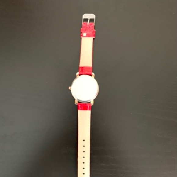 Leather Strap Quartz Watch - Picture 3 of 3